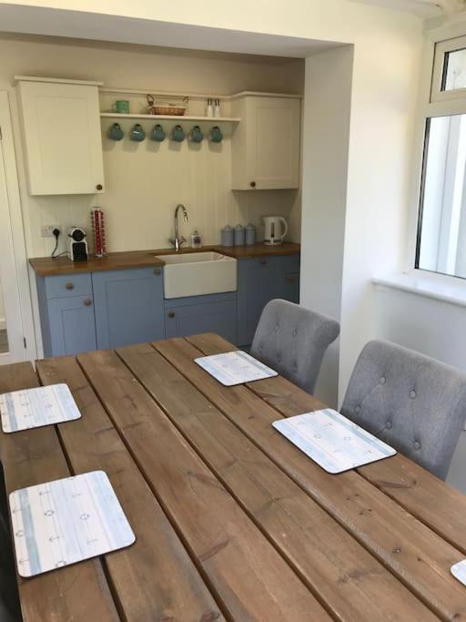 Vila Perfect 4 Cpls & Families . Close To Everything Pentraeth Exteriér fotografie